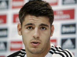 Álvaro Morata señala que trabajará muy duro para poder jugar. EFE /