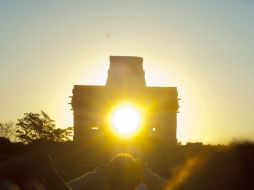 El Templo de las Muñecas, en Dzibilchaltún, fue uno de los lugares que no tuvieron sombras debido al fenómeno del sol. ARCHIVO /