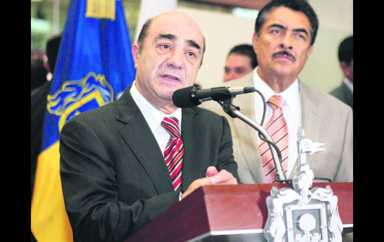 Positivo. Jesús Murillo Karam (al frente)  señala que con la captura de “El Z-40” se ha dado un paso importante. EL INFORMADOR /