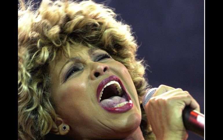 Tina Turner realizará una boda de ensueño, tras 27 años de relación. ARCHIVO /