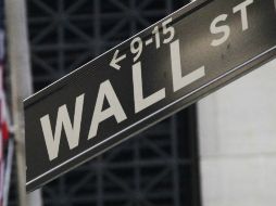 Wall Street cierra con algunos descensos presionado por los resultados de Microsoft y Google. ARCHIVO /