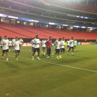 Tri reconoce la cancha del Georgia Dome