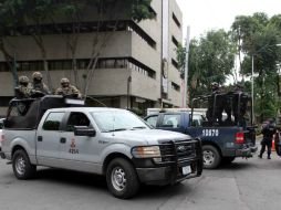 Elementos de la Policía Federal y el Ejército Mexicano, realizaron un operativo en inmediaciones de la PGR, previo al traslado. NTX /