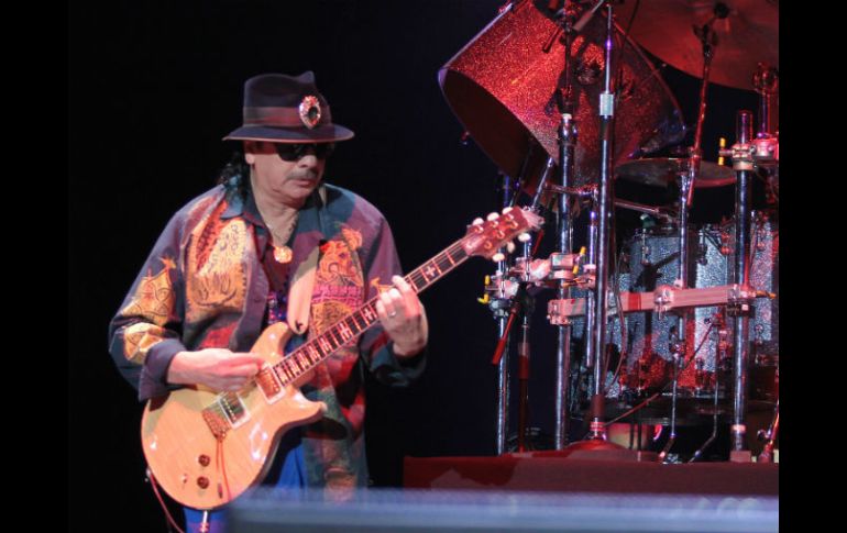 A principios de la década de los 60 Santana migró a Estados Unidos y en 1965 obtuvo la ciudadanía. ARCHIVO /