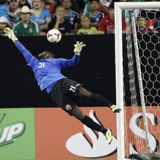 México con apuros vence a T y T