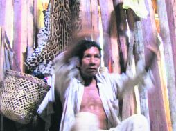 Personaje. El casique Jitoma, con efusividad nos explica los principios de la vida, de la selva, del río y de los ticunas. ESPECIAL /