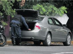 Con la mira en automovilistas. Conductores de autos suelen ser sujetos a esta práctica policial. EL INFORMADOR /