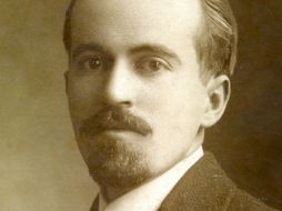 Su interés por compartir conocimiento, lo llevó en 1954 a enseñar literatura en la Facultad de Ingeniería. ARCHIVO /