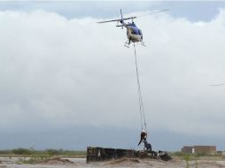 Cerca de dos mil familias tuvieron que ser desplazadas. AP /