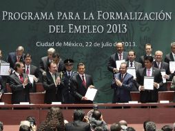 Enrique Peña Nieto presenta el Programa para la Formalización del Empleo 2013 junto a gobernadores de los estados. SUN /