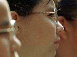 Uno de los tratamientos consiste en el uso de lentes. ARCHIVO /