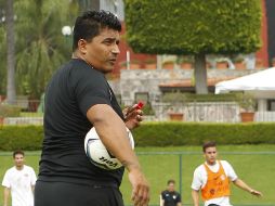 El técnico argentino de los Zorroz, Omar Asad, señaló que los sueldos de su plantel están cubiertos hasta lo que va del mes.  /