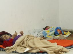 Las personas damnificadas fueron trasladadas a albergues para pasar la noche.  /