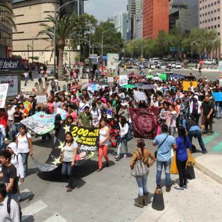 ''Rechazados'' cancelan marcha; se reagrupan en Bellas Artes