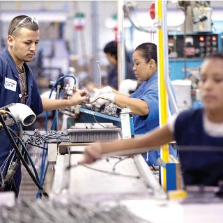 Maquila en el Bajío sostiene  el empleo