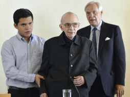 El fundador de ''El Sistema'', un programa músico educacional de Venezuela, José Antonio Abreu (centro). EFE /