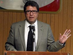 El diputado Ricardo Monreal pide se investigue y enjuicie a los responsables de lo que llamó el ''fraude a la nación''. ARCHIVO /