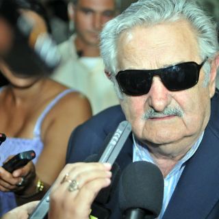 Mujica llega a Cuba en su primera visita oficial