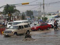 Según el diputado local, Roberto Mendoza Cárdenas, los desechos son el principal factor que provoca inundaciones. ARCHIVO /
