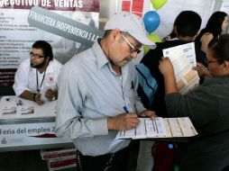 Quienes pretendan insertarse en el mercado laboral deberán llevar varios juegos de copias fotostáticas de su currículum vitae. ARCHIVO /