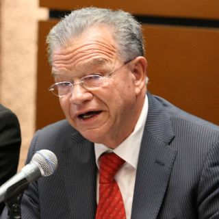 Juez rechaza resolver amparos de Granier