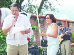 COPLAS A DÚO. El Güero Padilla y Ana María Bazavilvazo. EL INFORMADOR /