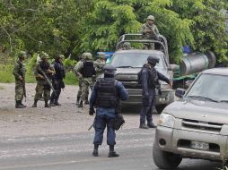 Ejército ''blinda'' límites de Jalisco con Michoacán. SUN /