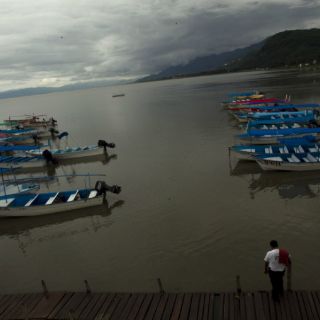 Chapala vuelve a subir dos centímetros