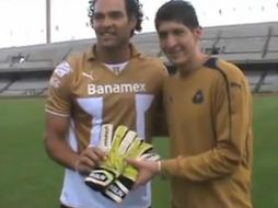 Aquí, Sánchez al lado del guardameta Palacios.  /