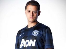 Javier ''Chicharito'' Hernández aparece en los promocionales del uniforme que los ''Red Devils'' utilizarán como visitante. ESPECIAL /