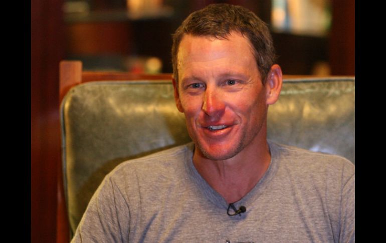 El ciclista estadounidense perdió sus siete títulos del Tour de Francia tras haber admitido doparse. ARCHIVO /