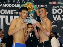 El Veneno Rubio (der) espera una revancha ante Chávez Jr después de haberse enfrentado en enero de 2012. ARCHIVO /