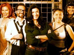 En la imagen el elenco de la obra ''Poses para dormir''. ESPECIAL /