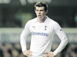 Bale, quien fue el mejor jugador de la Premier en el torneo pasado, ha reiterado que desea salir del Tottenham e ir al Real Madrid. EFE /