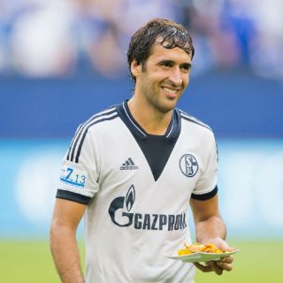 Gracias Raúl: aficionados del Schalke