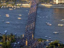 Aseguran que la policía sólo utilizó gases lacrimógenos para disipar a los manifestantes. AP /