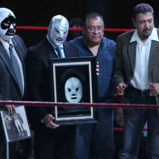 Festejan el 71 aniversario del debut del 'Santo'