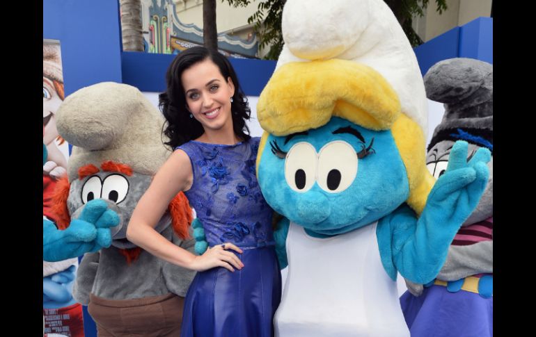 Katy Perry es una de las celebridades que protagoniza ''Los Pitufos 2''. AFP /