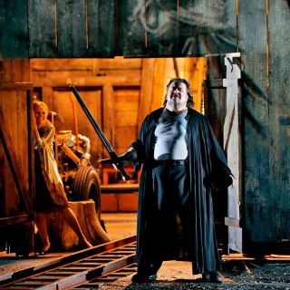 La crítica encumbra a Petrenko y castiga a Castorf