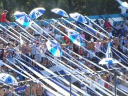 La Asociación del Futbol Argentino analiza la posibilidad de jugar sin público visitante en todas las divisiones. ESPECIAL /