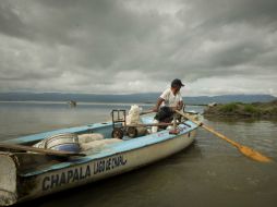El nivel actual del vaso lacustre sigue abajo de la mitad de su capacidad total. ARCHIVO /