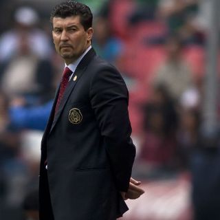 ''Chepo'' se queda en el Tri: medios