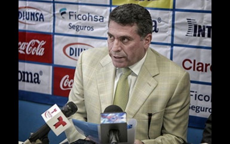 El seleccionador hondureño Luis Fernando Suárez en conferencia de prensa. ARCHIVO /