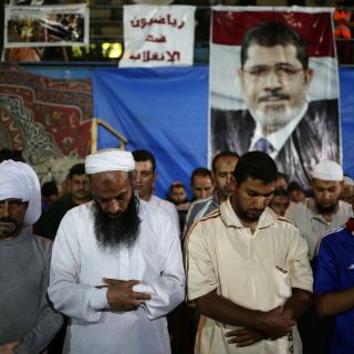 Simpatizantes de Morsi realizan marchas masivas en El Cairo