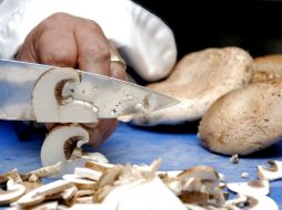 Una taza de champiñones blancos rebanados contiene 15 calorías. ARCHIVO /