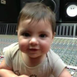 Milan cuida el negocio de Shakira