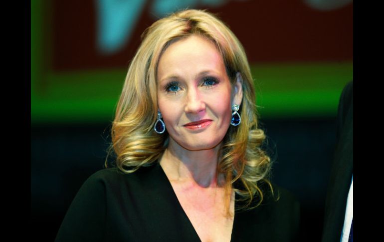 La indiscreción de una empresa le ha sido favorable a las intenciones filantrópicas de la escritora. AP /