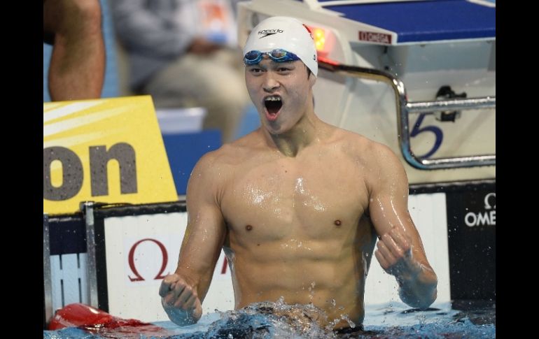 Sun Yang festeja tras coronarse en los 800 libres del Mundial de Barcelona 2013. AFP /