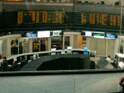 La Bolsa Mexicana de Valores obtiene avances luego de la decisión de EU de mantener la compra de bonos. ARCHIVO /