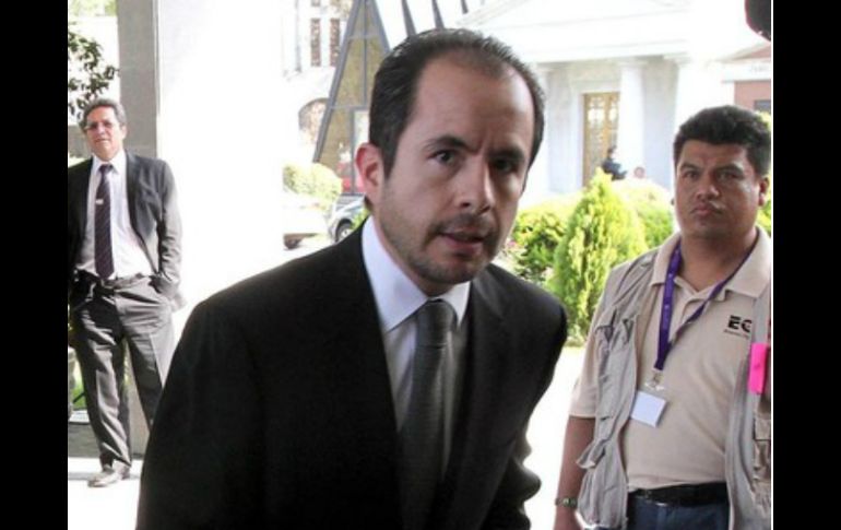 César Nava fue acusado por Pemex de impedir el cobro de un cheque por 102 MDD como parte de un fraude a la empresa. ARCHIVO /